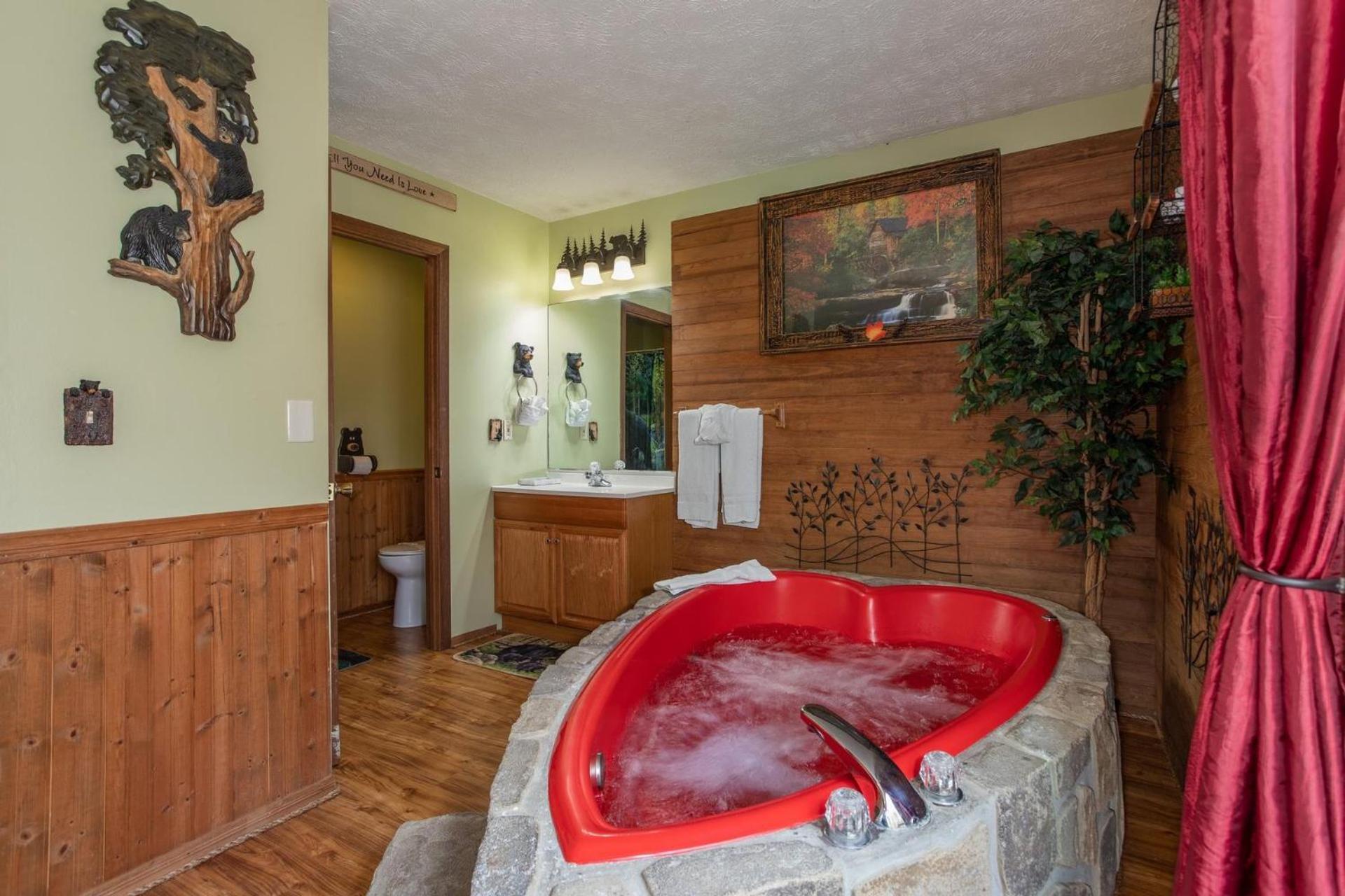Bear Mountain Hollow-Free Dollywood Ticket- Cozy Cabin With A Hot Tub, Arcade & Deck Close To Town ピジョンフォージ エクステリア 写真