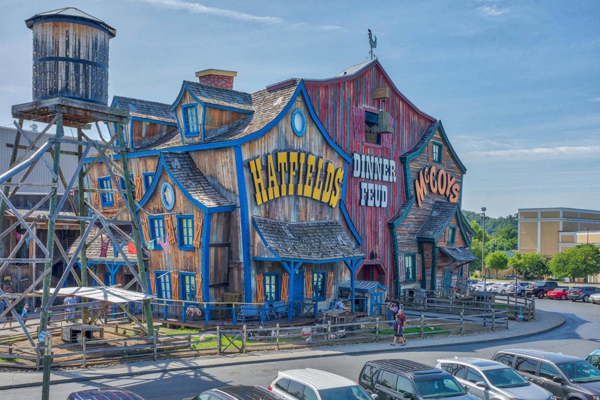 Bear Mountain Hollow-Free Dollywood Ticket- Cozy Cabin With A Hot Tub, Arcade & Deck Close To Town ピジョンフォージ エクステリア 写真