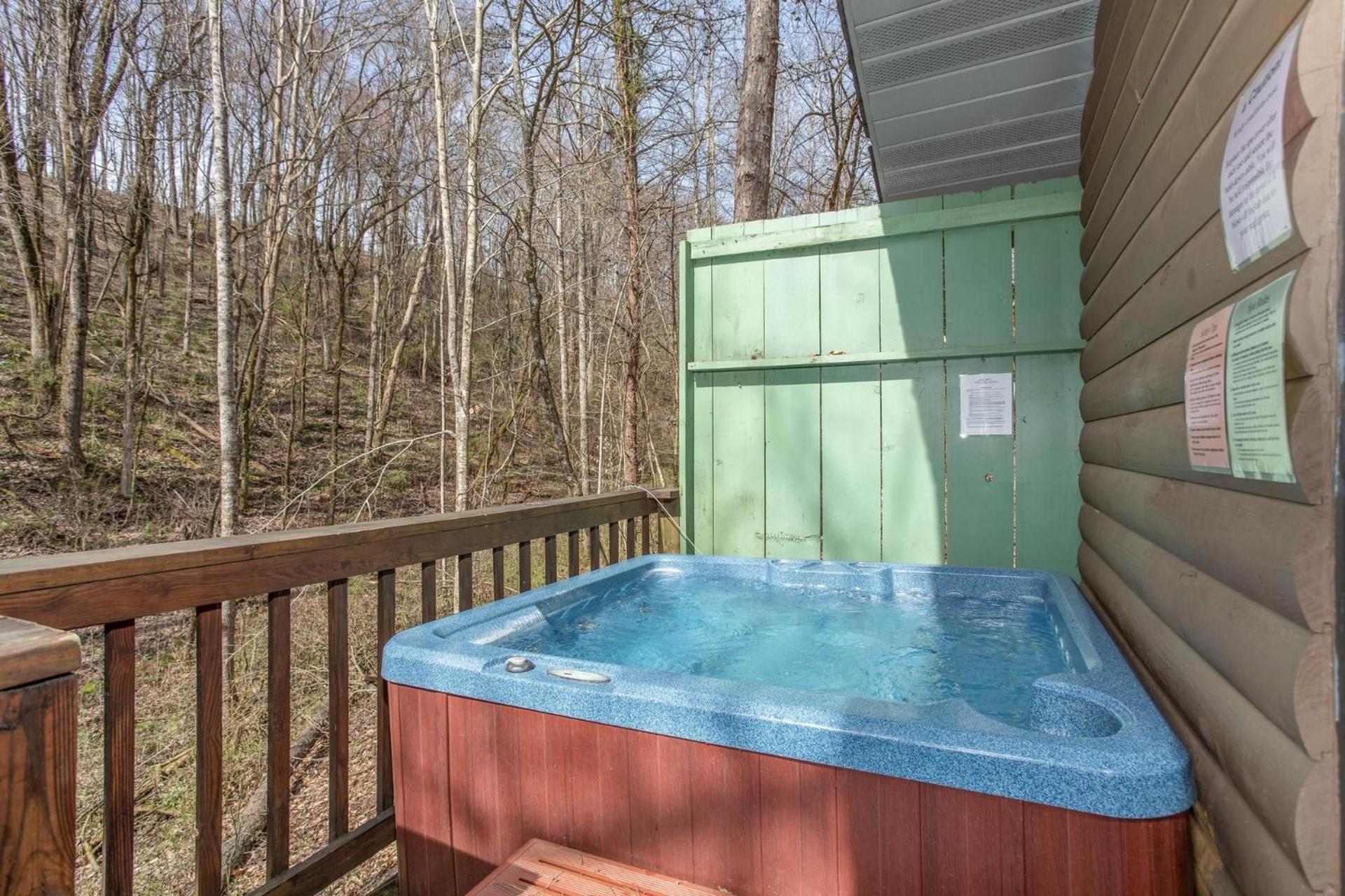 Bear Mountain Hollow-Free Dollywood Ticket- Cozy Cabin With A Hot Tub, Arcade & Deck Close To Town ピジョンフォージ エクステリア 写真